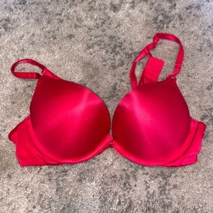 Victoria’s Secret miraculous plunge push-up bra
